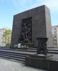 Varsovia (Monumento Levantamiento Gueto)