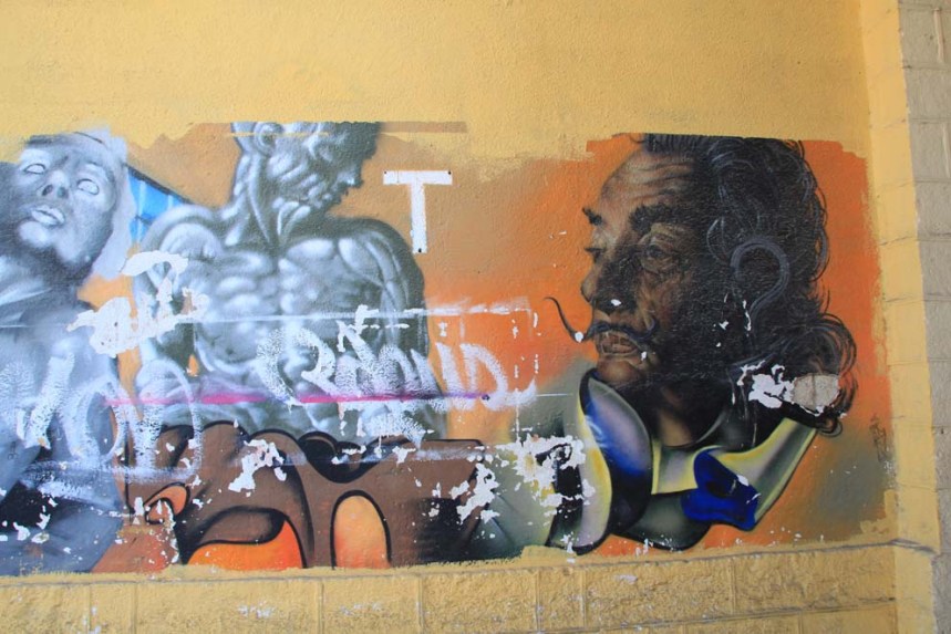 Brindisi pared edificio